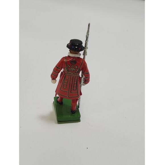 Vintage England Britians 1986 (Metal) Figurine -  RARE, PRE-OWNED - Picture 3 of 5